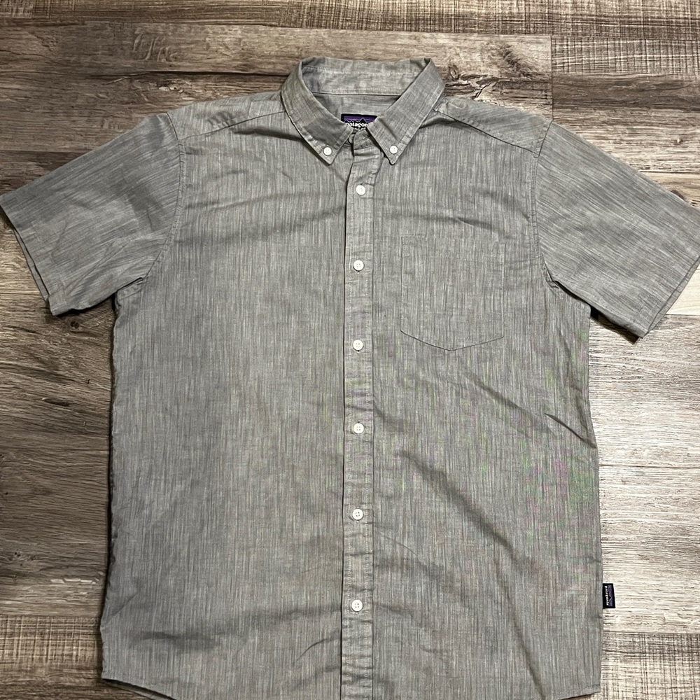 Patagonia Men's Casual Gray Button-Down Shirt